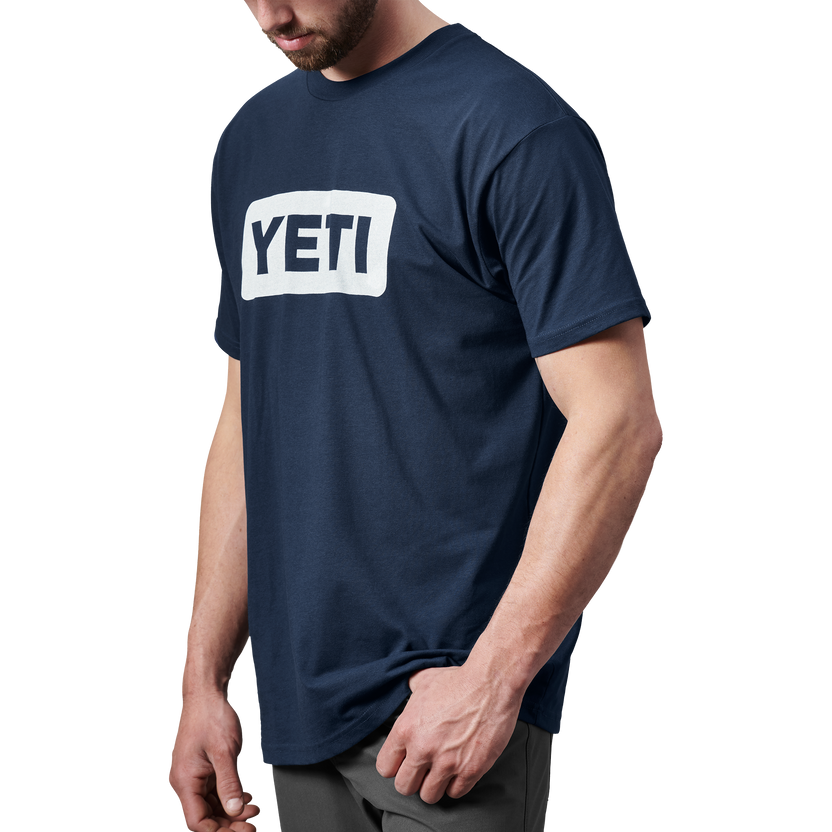 YETI LOGO BADGE PREMIUM SHORT SLEEVE T-SHIRT