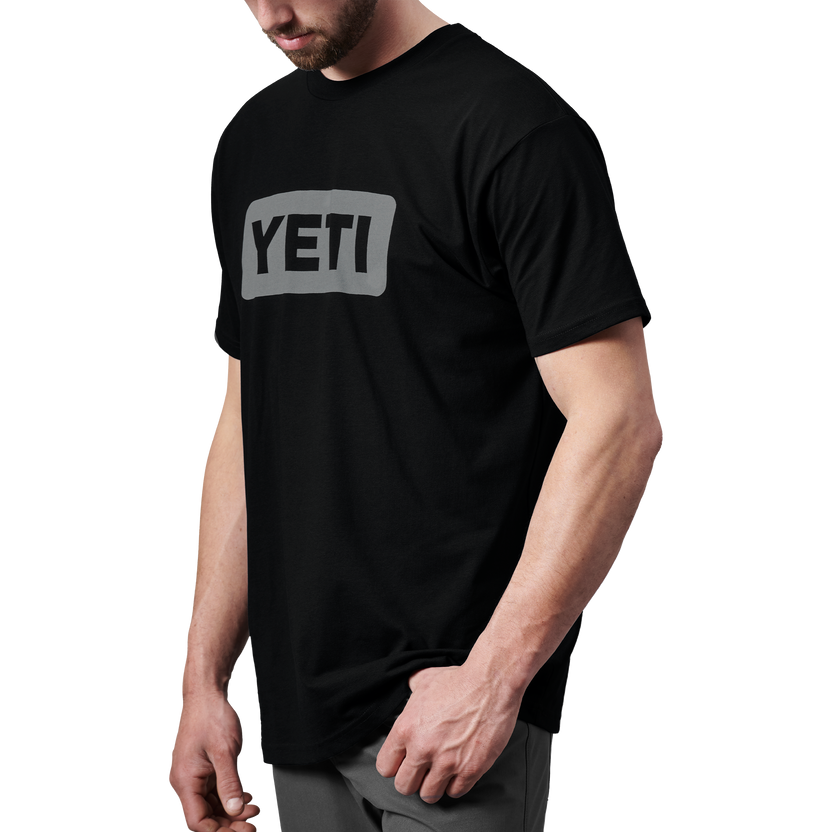 YETI LOGO BADGE PREMIUM SHORT SLEEVE T-SHIRT