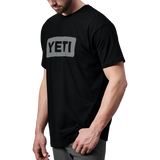 YETI LOGO BADGE PREMIUM SHORT SLEEVE T-SHIRT